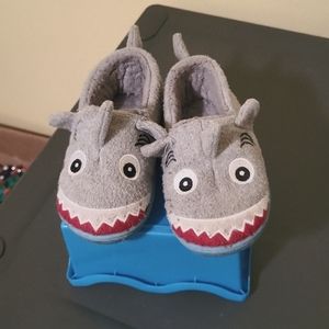 Aline Shark sliipers